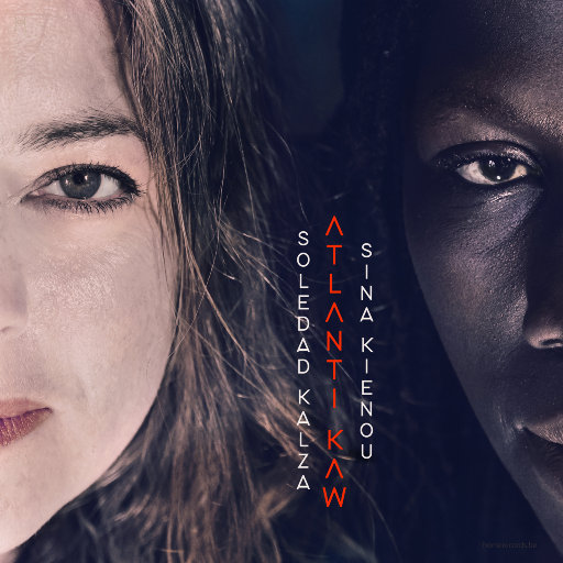 趴男朋友腿被脱裙打屁股视频
